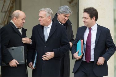 Autour de Jean-Marc Ayrault, trois ministres VRP de François Hollande: Jean-Yves Le Drian, Stéphane Le Foll et Matthias Fekl.