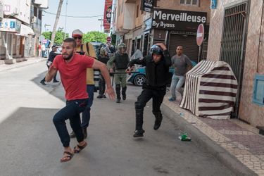 Illustration des heurts entre manifestants et forces de l'ordre au Maroc, à Al-Hoceïma.