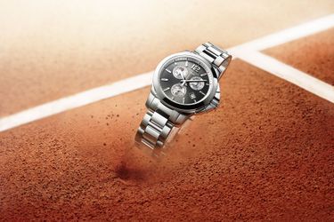 La montre dame Longines spéciale Roland-Garros.