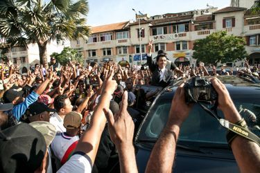Le 23 avril 2018, l&#039;ancien président de la Haute Autorité de transition Andry Rajoelina rejoint les manifestations sur la place du 13 mai à Antananarivo