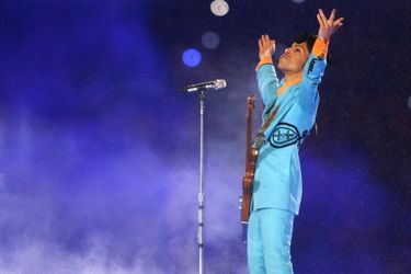 Prince sur la scène du SuperBowl à Miami, en février 2007.