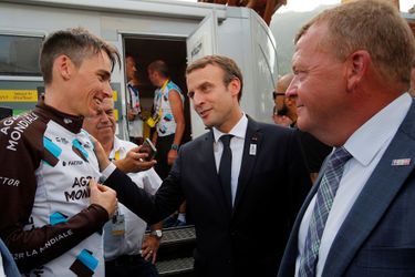 Emmanuel Macron et Romain Bardet sur le Tour de France mercredi