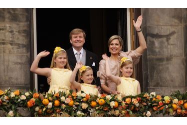 Willem-Alexander et Maxima ont été rejoints par les trois filles Amalia, 9 ans, Alexia, 7 ans, Ariane, 6 ans.