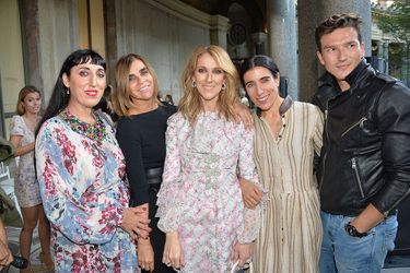 Pepe Munoz avec Céline Dion au défilé Giambattista Valli à Paris, le 3 juillet 2017.