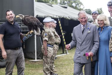 Charles et Camilla surpris par un aigle 