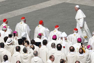 Le pape François le 3 avril sur la place Saint-Pierre