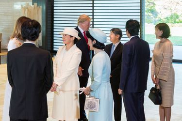 L'impératrice Masako, l'empereur Naruhito du Japon, la princesse Kiko et le prince Akishino avec Donald et Melania Trump à Tokyo, le 27 mai 2019