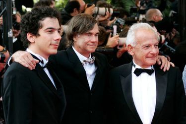 Nathanael Karmitz, Gus Van Sant et Marin Karmitz lors du Festival de Cannes 2007.