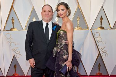 Quand elle formait un « power couple » avec Weinstein, aux Oscars 2017. Elle régnait sur tous les tapis rouges. 