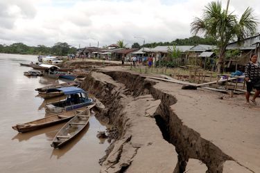 Les dégâts du tremblement de terre à Puerto Santa Gema, Pérou