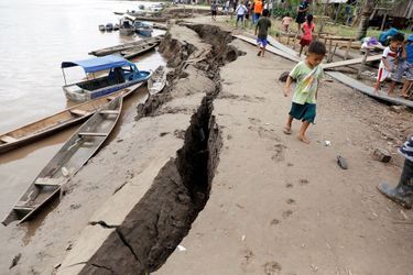 Les dégâts du tremblement de terre à Puerto Santa Gema, Pérou