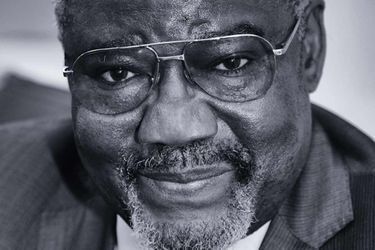 L'universitaire Charles Zacharie Bowao, 54 ans, ex ministre de la Défense est aujourd'hui l'un des figures de l'opposition congolaise. Pour le scrutin présidentiel du 20 mars, il a mené campagne contre le Président sortant Denis Sassou N'Guesso