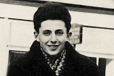 Elie Buzyn, adolescent, en couverture de son livre « J’avais 15 ans. Vivre, survivre, revivre » (éd. Alisio, parution le 10 avril)