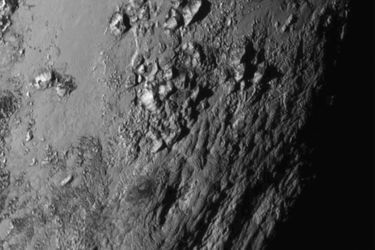 La région montagneuse de Pluton a été baptisée &quot; Le Mordor&quot; par les scientifiques.