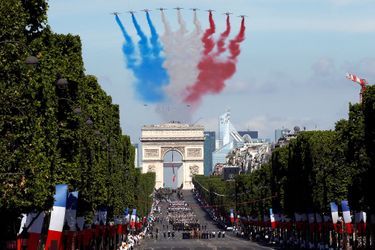 La patrouille de France sur les Champs-Elysées