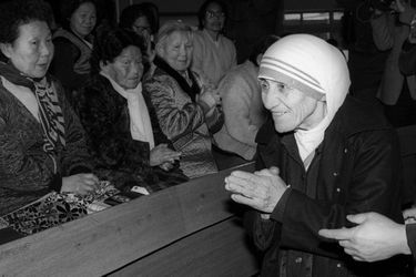 Mère Teresa en 1985 en Corée du Sud