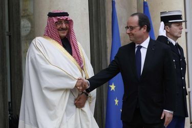Le prince saoudien Mohammed ben Nayef reçu par François Hollande à l'Elysée vendredi 4 mars 2016.
