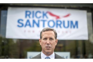 Le candidat malheureux à la primaire républicaine de 2012 Rick Santorum, a officialisé<br />
 le 27 mai son intention d&#039;accéder à la Maison Blanche. «Nous devons reprendre l&#039;Amérique», a lancé l’homme de 57 ans, devant ses partisans près de la maison de son enfance à Cabot, en Pennsylvanie (où il a été gouverneur de 1995 à 2007). Se présentant en candidat de la classe ouvrière, il a déclaré : «Les familles travailleuses n&#039;ont pas besoin d&#039;un autre président lié au gros gouvernement ou au gros capital. Aujourd&#039;hui c&#039;est le jour du début de notre contre-attaque.» Rick Santorum est père de sept enfants dont une fille trisomique, Bella, avec son épouse depuis 25 ans, Karen. 