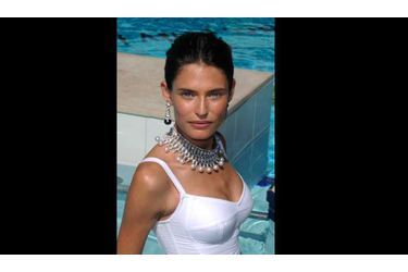 Le top italien Bianca Balti pose lors d&#039;une séance photos à l&#039;hôtel Martinez à Cannes, alors que le bijoutier De Grisogono l&#039;a annoncé comme sa nouvelle égérie.