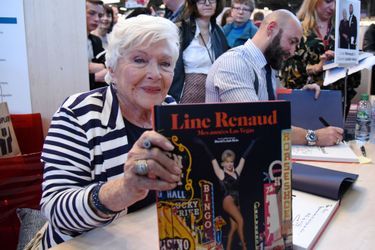 Line Renaud au Salon du livre à Paris le 16 mars 2019