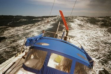 Le bateau tangue mais le navigateur s’improvise photographe ! En plein océan Indien, sur son « Matmut », un Rustler 36 de 10,77 mètres. 