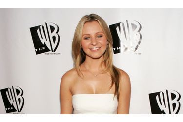 Beverley Mitchell attend une petite fille
