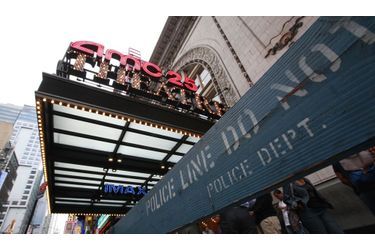 <br />
Devant un cinéma new-yorkais projetant le film, la police a pris position après le drame du Colorado.