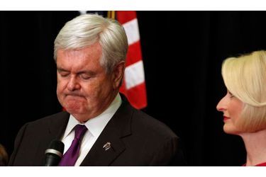 <br />
Avec regret, Newt Gingrich a confirmé son retrait. C'est également non sans mal qu'il a annoncé qu'il soutiendrait Mitt Romney plutôt que Barack Obama. 