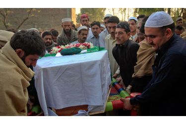 <br />
Le Pakistan a enterré ses soldats morts, dimanche.