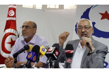 <br />
Hamadi Jebali avec le chef de son parti, Rached Ghannouchi. 