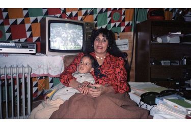 <br />
Safia Kadhafi, épouse de Mouammar Kadhafi, en 1986