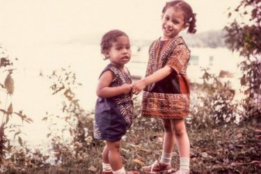 Kamala Harris enfant et sa soeur Maya Harris.