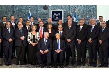 Première photo officielle de la nouvelle équipe gouvernementale, à la tête d’Israel, dirigé par Benjamin Netanyahou.