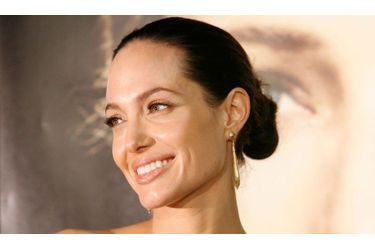 Angelina Jolie a été désignée comme l&#039;actrice la mieux payée au monde par le magazine américain Forbes. Avec 27 millions de dollars gagnés en 2008, elle devance Jennifer Aniston - 25 millions de dollars-, et Meryl Streep - 23 millions de dollars.