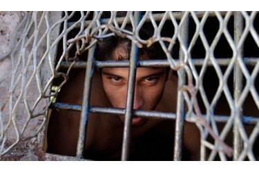  Ce détenu est enfermé dans l'aile Alcatraz de la prison Tacumbù, abritant les prisonniers les plus dangereux du Paraguay. Le président du pays, Fernando Lugo a ordonné sa fermeture, car elle est surpeuplée et les conditions de vie y sont plus que précaires. Le transfert des détenus devrait commencer en 2011. 
