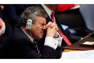 Le premier ministre britannique Gordon Brown a du mal à rester éveillé lors du sommet du conseil de sécurité de l&#039;ONU. 