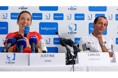 La tenniswoman belge de 27 ans, ancienne meilleure joueuse du monde, vient d&#039;annoncer son grand retour à la compétition, un an et demi après avoir pris sa retraite sportive. Une bonne nouvelle pour le tennis belge, un mois seulement après le retour gagnant de son autre étoile, Kim Clijsters, lors de l&#039;US Open. Justine Henin, qui a déjà remporté 41 titres dans sa carrière, espère bien tutoyer à nouveau les sommets. Réponse en janvier prochain.