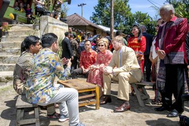 La reine Maxima et le roi Willem-Alexander des Pays-Bas sur l'île de Sumatra, le 12 mars 2020