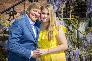 Le roi Willem-Alexander et la princesse héritière Catharina-Amalia des Pays-Bas à La Haye, le 27 avril 2020