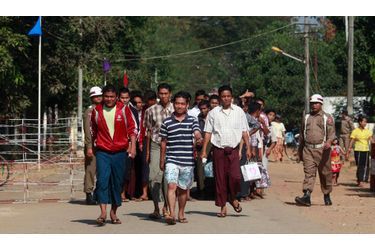 Le président de Birmanie, Thein Sein, a annoncé une nouvelle vague de libérations dans le pays, afin de fêter l'anniversaire de l'indépendance. Les peines de mort ont également été commuées en peines de prison à vie, indiquent les médias d'Etat. 