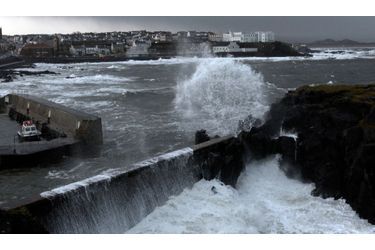 Le port de Portstewart, en Irlande du Nord, ce mardi. De forts vents et des pluies torrentielles ont frappé les côtes Nord du Royaume-Uni, causant des problèmes dans les transports et les télécommunications.