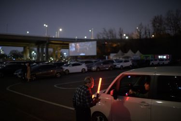 Cinéma en plein air à Séoul, le 21 mars 2020.