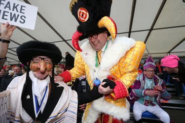 Carnaval d'Alost, en Belgique, le 23 février 2020. À droite, le maire de la ville Christoph D'Haese.