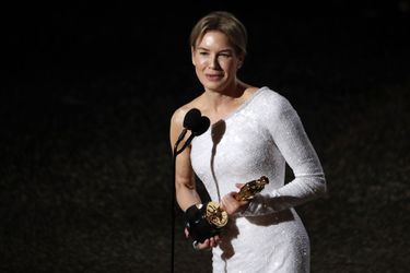 L&#039;émotion de Renée Zellweger récompensée de l&#039;Oscar de la meilleure actrice pour &quot;Judy&quot;.