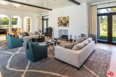 Lori Loughlin et Mossimo Giannulli ont mis leur somptueuse villa de Bel Air en vente pour 28 millions de dollars. 