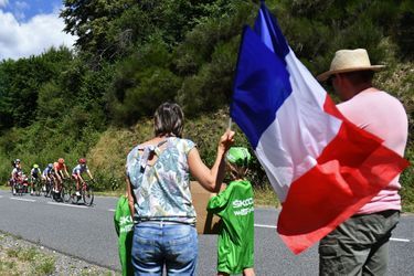 Des spectateurs sur l&#039;étape Saint-Flour - Albi, lundi 15 juillet.&amp;nbsp;