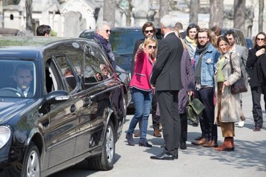 La famille et les proches d'Agnès Varda pour ses obsèques au cimetière du Montparnasse à Paris le 2 avril 2019