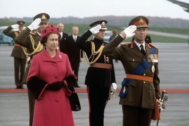 Le grand-duc Jean de Luxembourg avec la reine Elizabeth II, le 8 novembre 1976