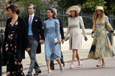 Pippa Middleton entourée de son mari James Matthews, de ses parents Carole et Michael Middleton et de son frère James Middleton à Windsor le 18 mai 2019
