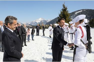 Nicolas Sarkozy et Emmanuel Macron au&nbsp;Monument national à la Résistance du plateau des Glières.&nbsp;